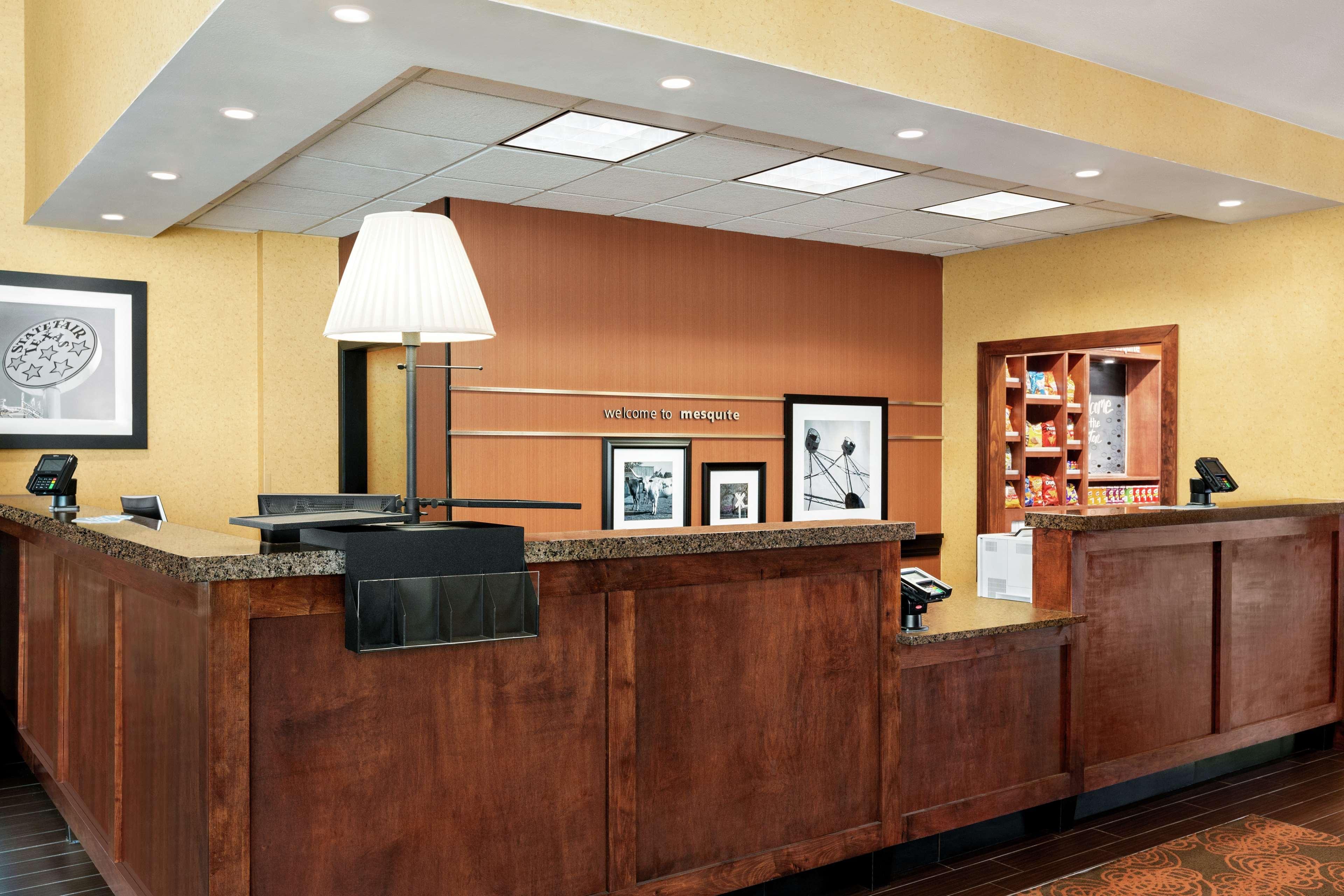 Hampton Inn & Suites Dallas-Mesquite Exterior photo