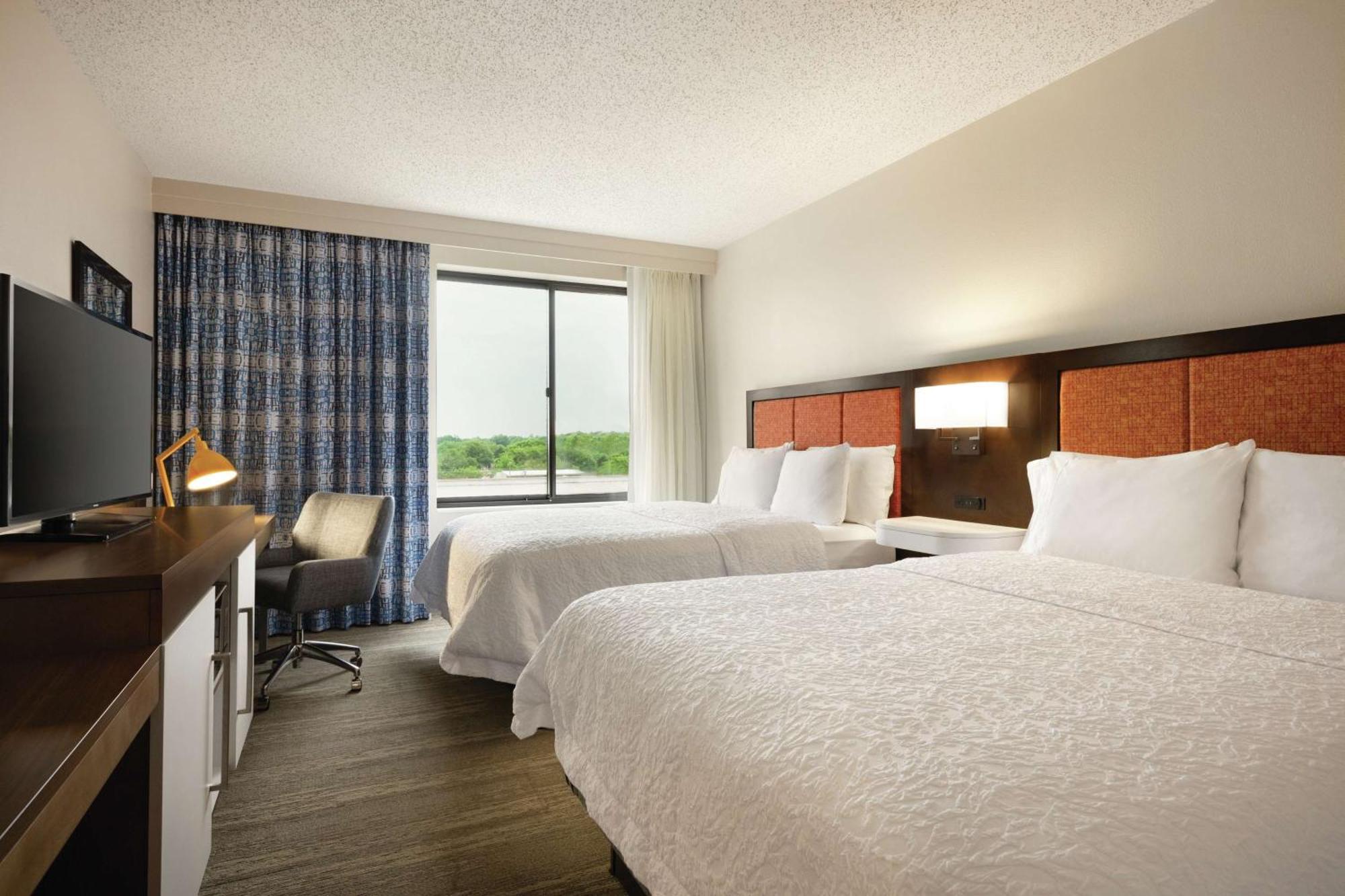 Hampton Inn & Suites Dallas-Mesquite Exterior photo