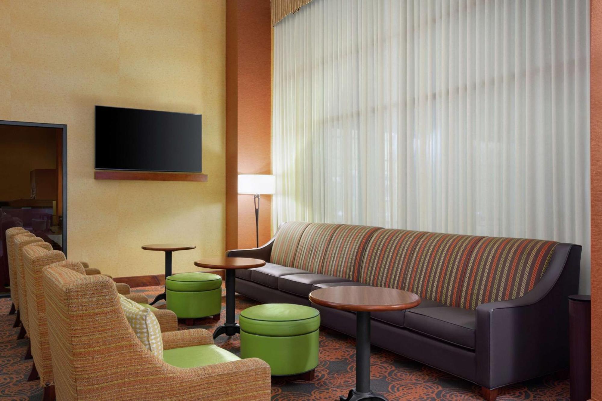Hampton Inn & Suites Dallas-Mesquite Exterior photo