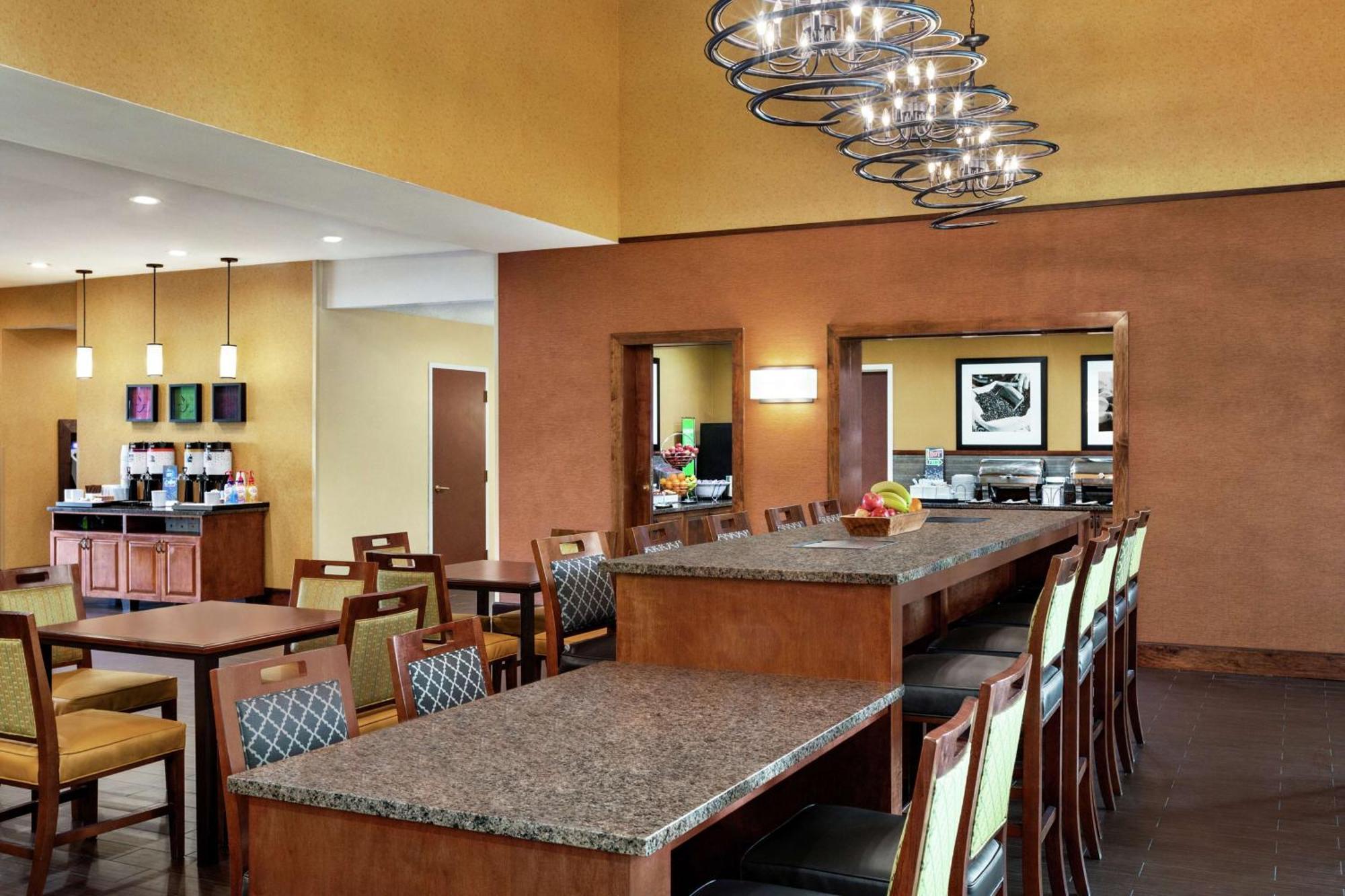 Hampton Inn & Suites Dallas-Mesquite Exterior photo