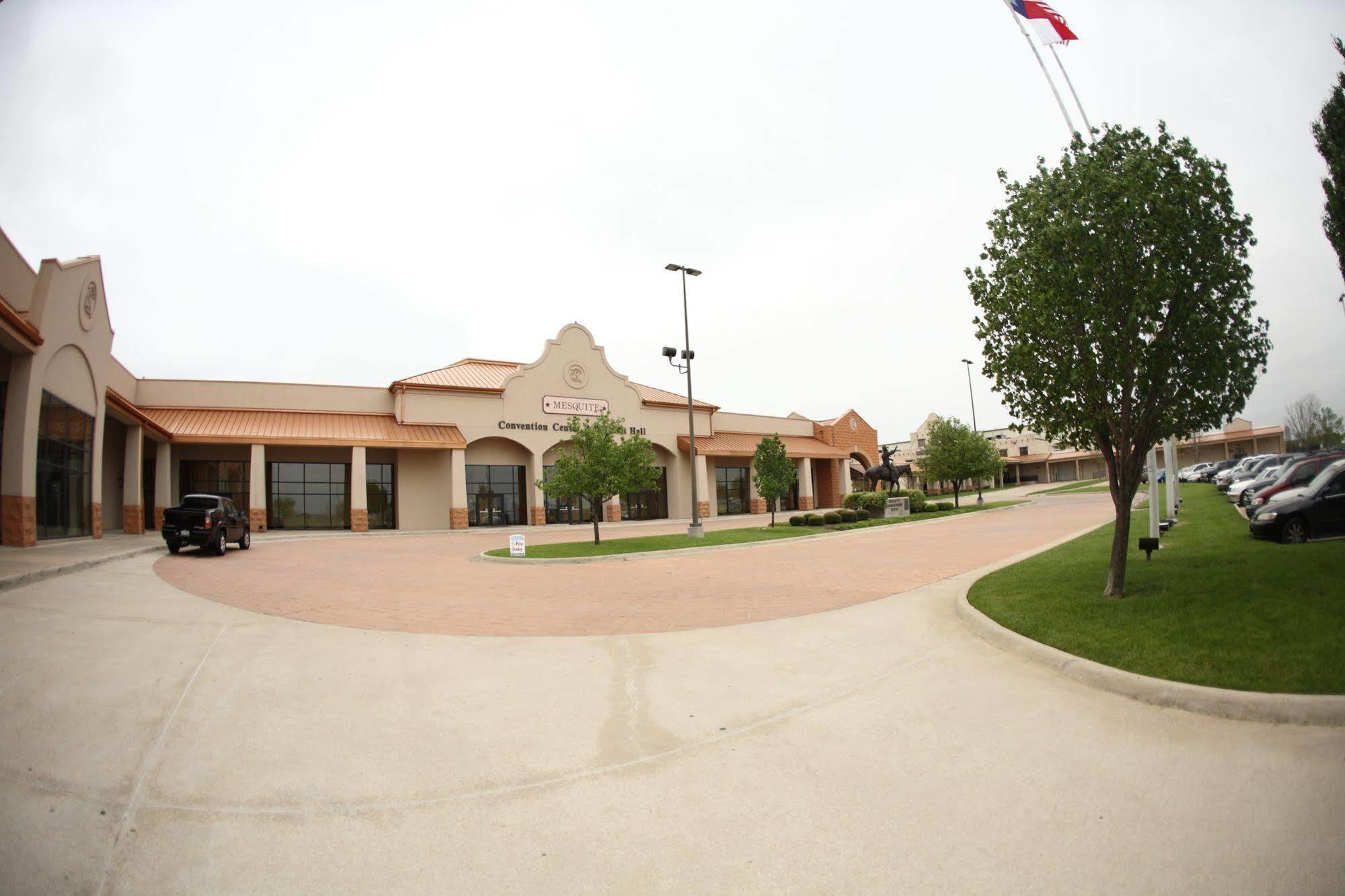 Hampton Inn & Suites Dallas-Mesquite Exterior photo